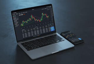 Accéder à l'historique des transactions et à l'activité du compte pour suivre son évolution