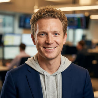 Photo de profil de Ryan Brooks, présenté en tant qu'Analyste principal en trading au sein de Rentaclaire
